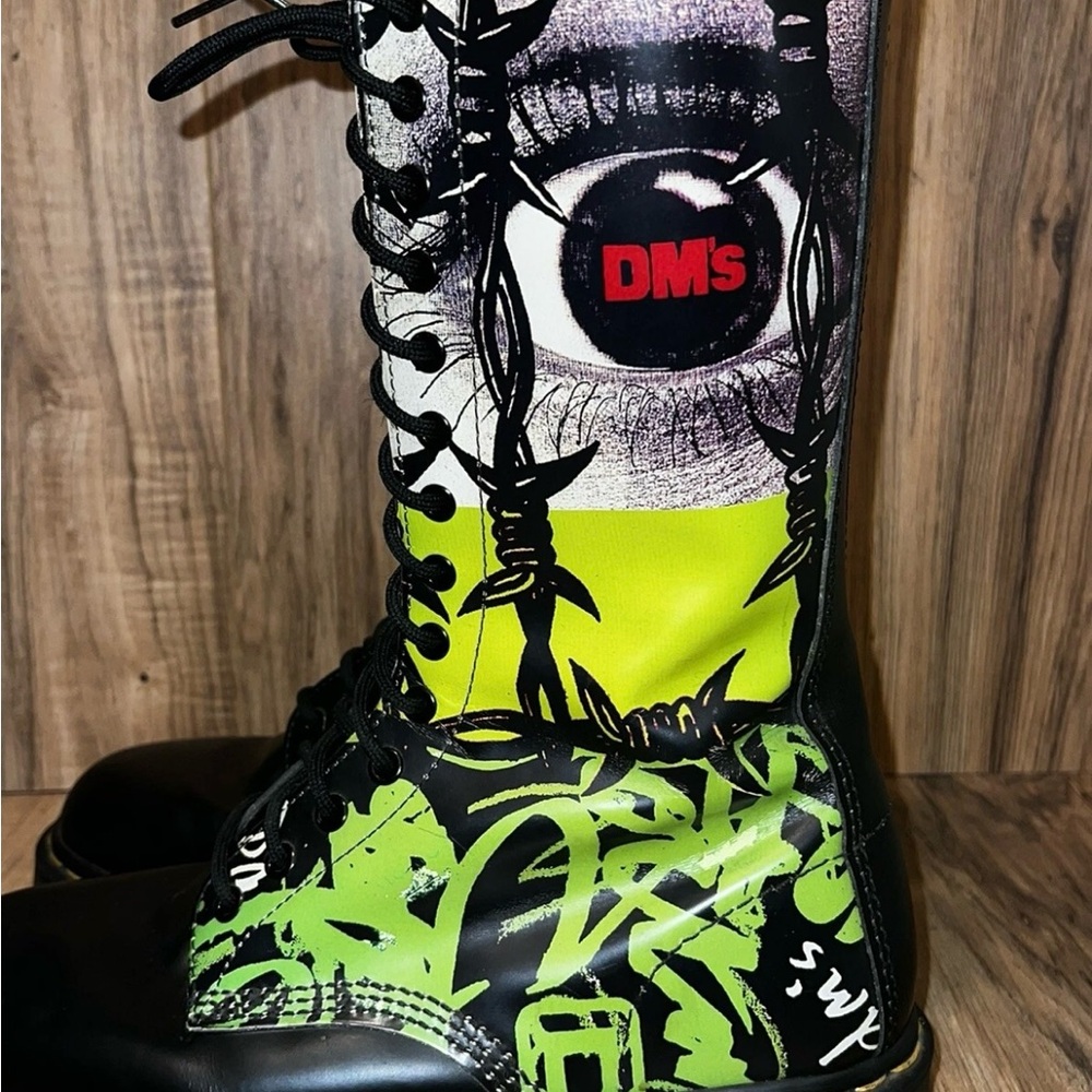 RARE Doc Marten graffiti 14 eye boots UK size 8 - Picture 3 of 11